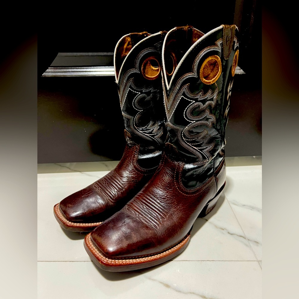 Ariat Cowboy Boots gently used, good condition